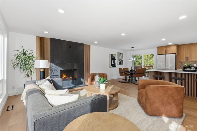 10500 NE 136th Place, Kirkland, WA 98034