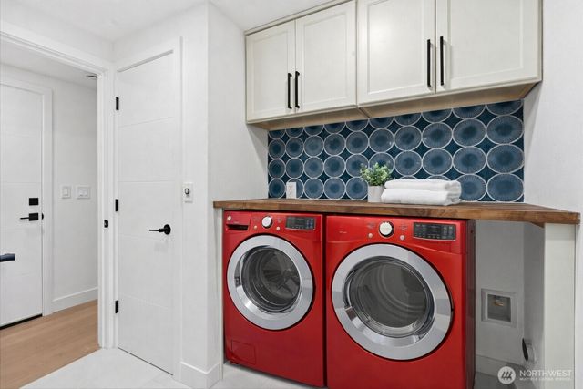 10500 NE 136th Place, Kirkland, WA 98034