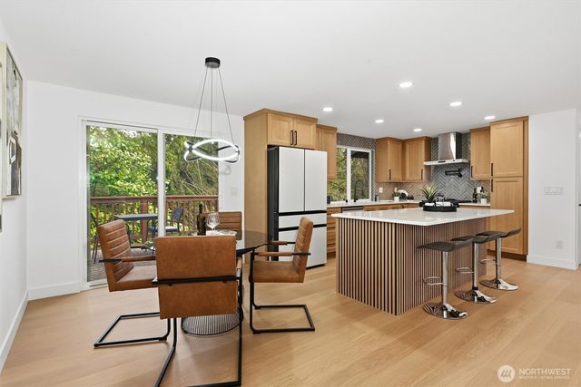 10500 NE 136th Place, Kirkland, WA 98034