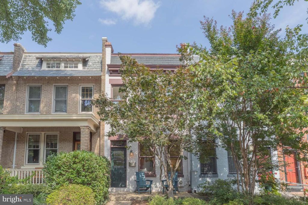 1220 C ST SE, Washington, DC 20003