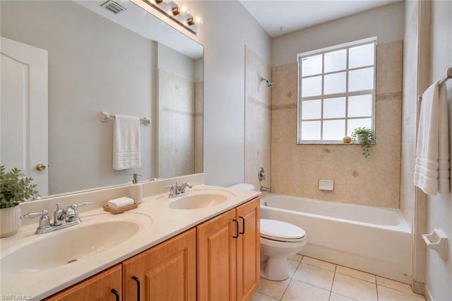 7020 Ambrosia LN 1108, Naples, FL 34119