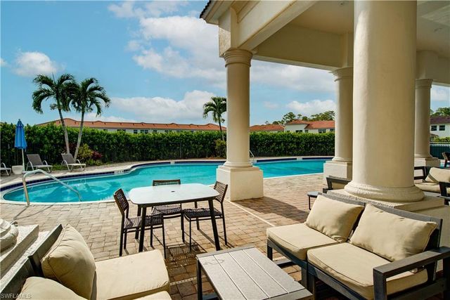 7020 Ambrosia LN 1108, Naples, FL 34119