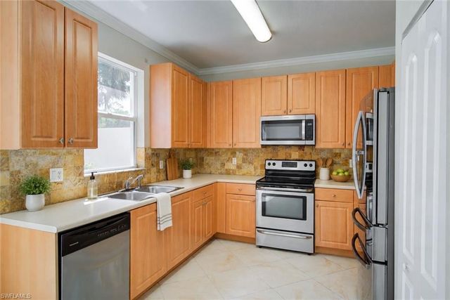 7020 Ambrosia LN 1108, Naples, FL 34119