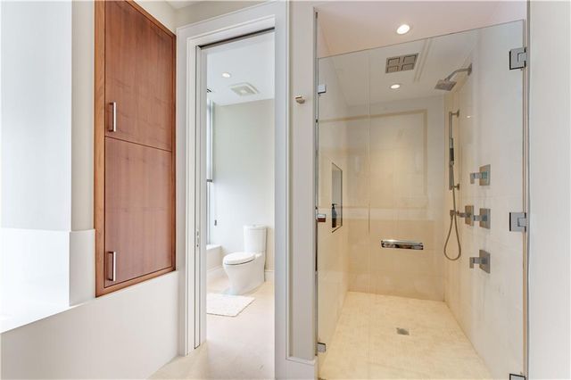 3376 Peachtree NE Road 32A, Atlanta, GA 30326