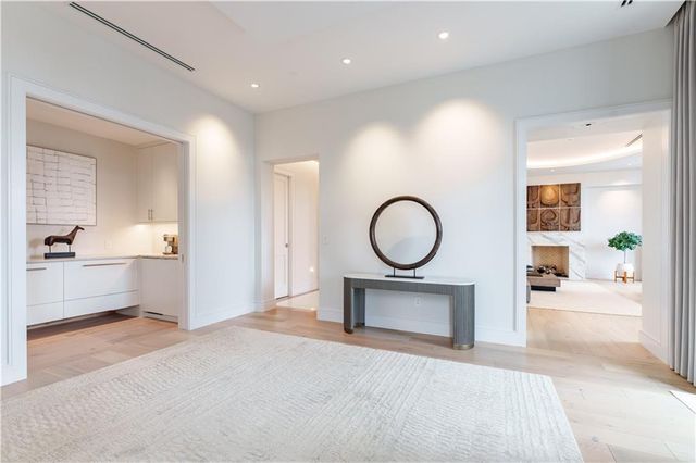 3376 Peachtree NE Road 32A, Atlanta, GA 30326