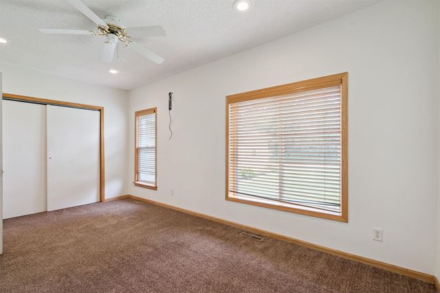 1235 Independence Avenue, Waterloo, IA 50703