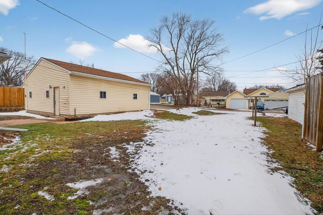 1235 Independence Avenue, Waterloo, IA 50703