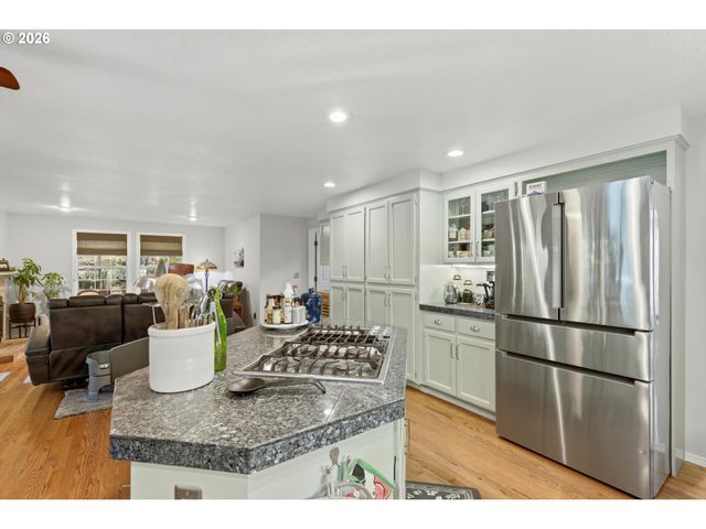 6506 APOLLO Rd, West Linn, OR 97068