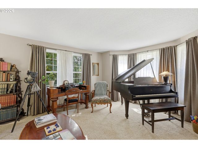 6506 APOLLO Rd, West Linn, OR 97068