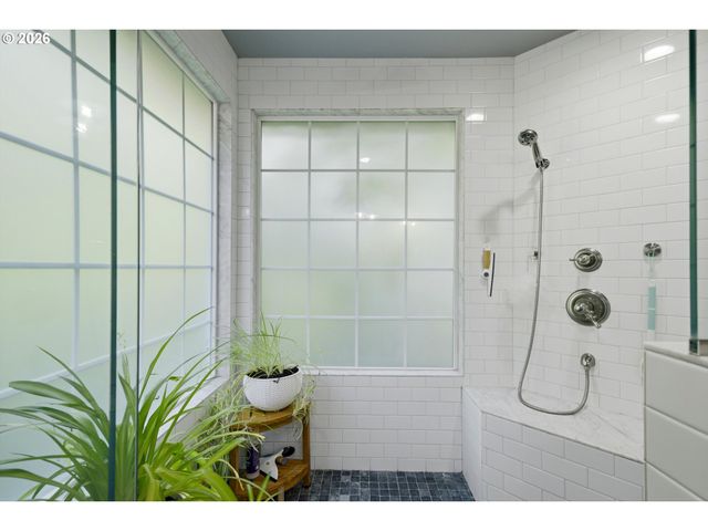 6506 APOLLO Rd, West Linn, OR 97068