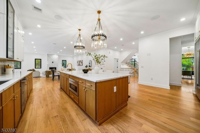 6 Cambridge Dr, Millburn Twp., NJ 07078