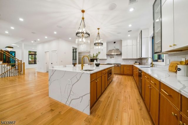 6 Cambridge Dr, Millburn Twp., NJ 07078
