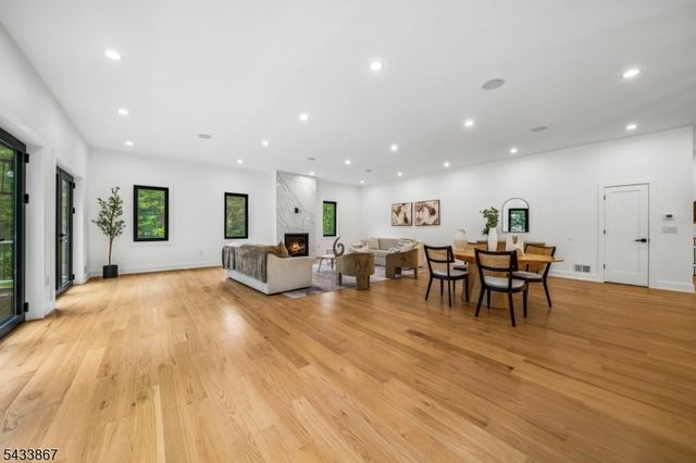 6 Cambridge Dr, Millburn Twp., NJ 07078