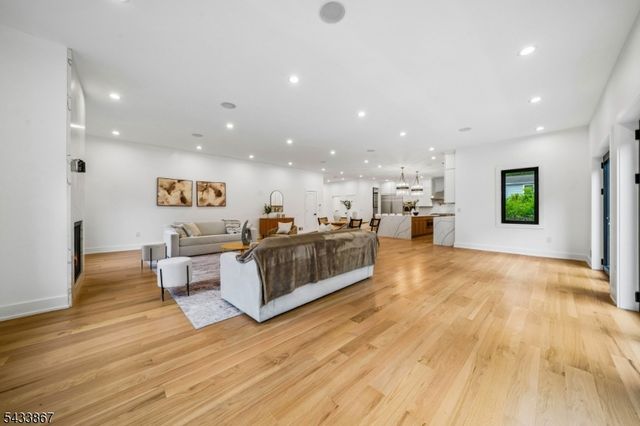 6 Cambridge Dr, Millburn Twp., NJ 07078