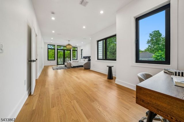 6 Cambridge Dr, Millburn Twp., NJ 07078