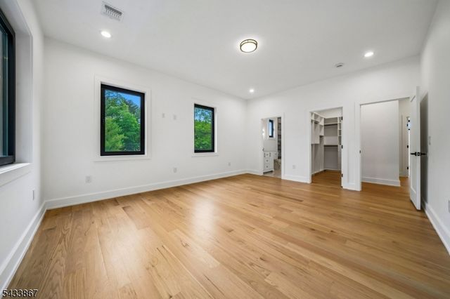 6 Cambridge Dr, Millburn Twp., NJ 07078