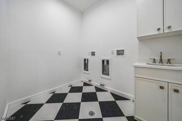 6 Cambridge Dr, Millburn Twp., NJ 07078