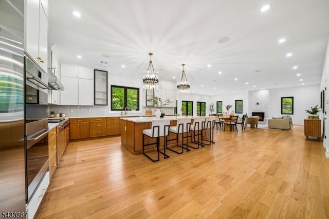 6 Cambridge Dr, Millburn Twp., NJ 07078