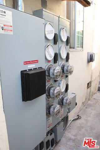 122 S Berendo Street, Los Angeles, CA 90004