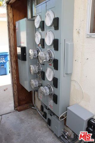 122 S Berendo Street, Los Angeles, CA 90004