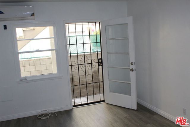 122 S Berendo Street, Los Angeles, CA 90004