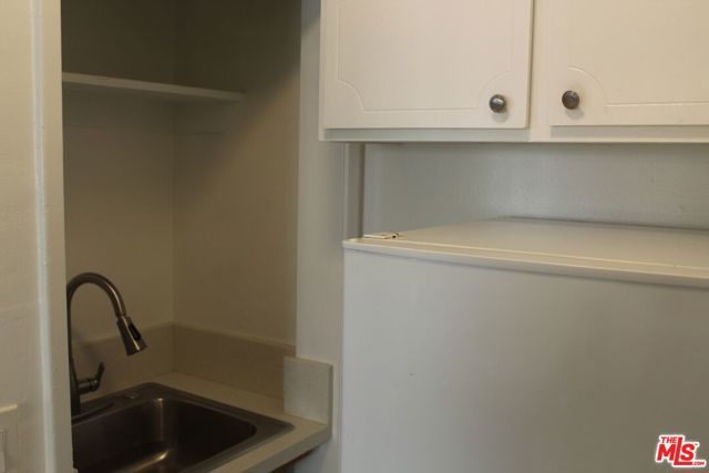 122 S Berendo Street, Los Angeles, CA 90004