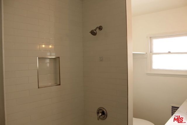 122 S Berendo Street, Los Angeles, CA 90004