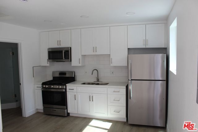 122 S Berendo Street, Los Angeles, CA 90004