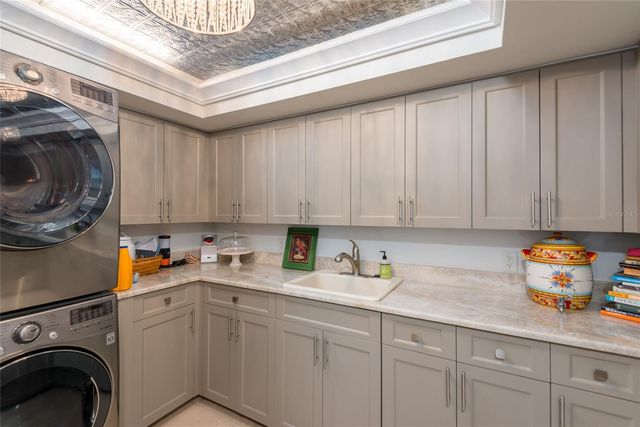 5700 MARINER STREET 702, Tampa, FL 33609