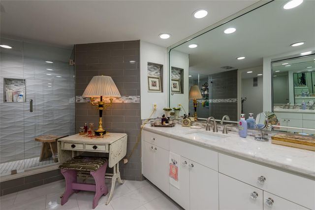 5700 MARINER STREET 702, Tampa, FL 33609