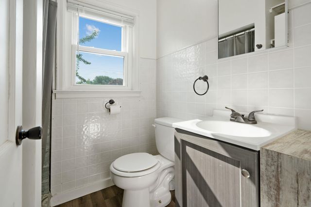 915 Evergreen Avenue, Waterloo, IA 50701