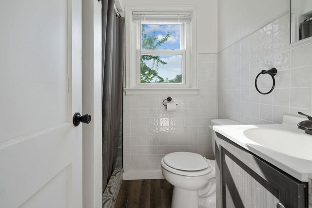 915 Evergreen Avenue, Waterloo, IA 50701