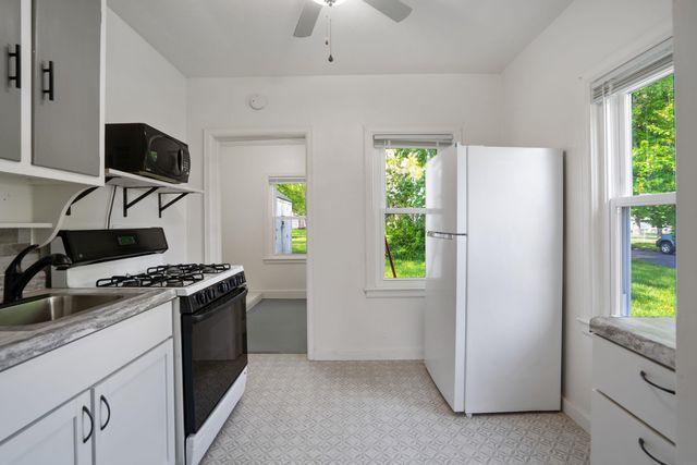 915 Evergreen Avenue, Waterloo, IA 50701