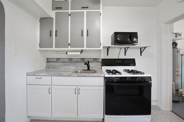 915 Evergreen Avenue, Waterloo, IA 50701