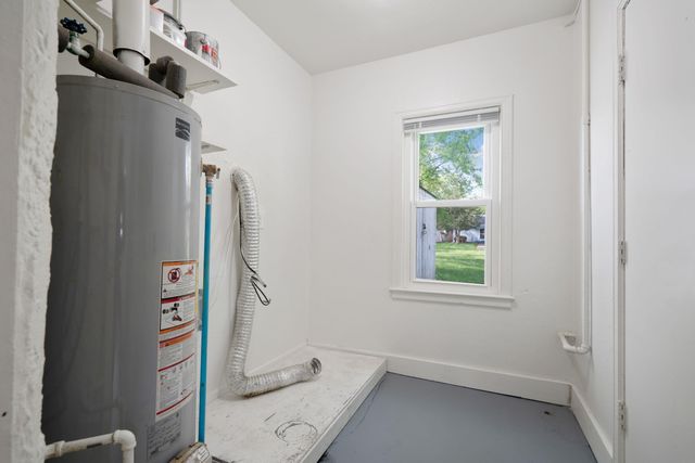 915 Evergreen Avenue, Waterloo, IA 50701