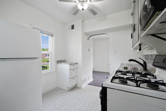 915 Evergreen Avenue, Waterloo, IA 50701