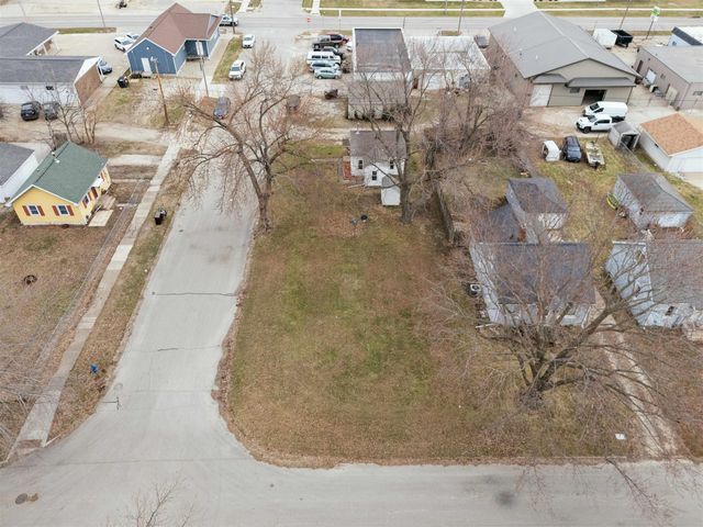 915 Evergreen Avenue, Waterloo, IA 50701