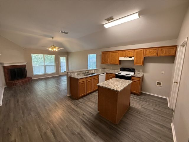 10524 Aransas Drive, Fort Worth, TX 76131