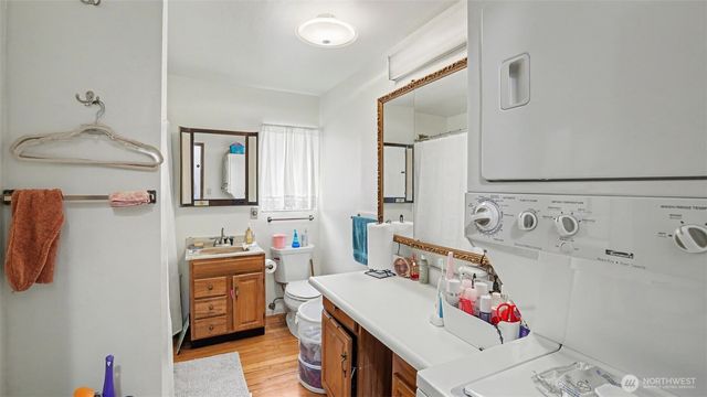 2194 NE 8th Place, Renton, WA 98056