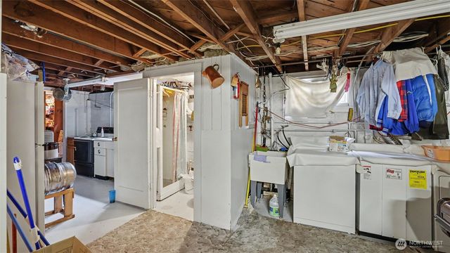 2194 NE 8th Place, Renton, WA 98056