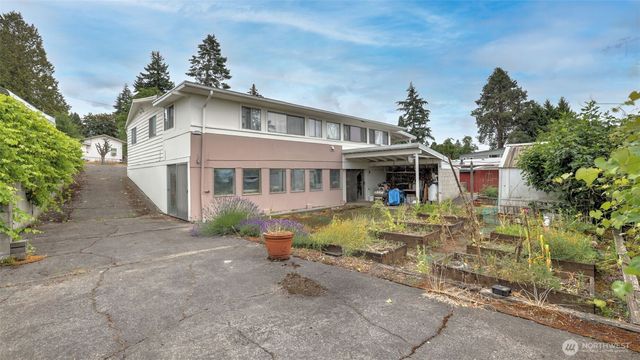 2194 NE 8th Place, Renton, WA 98056