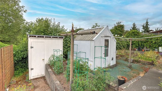 2194 NE 8th Place, Renton, WA 98056