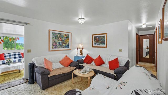 2194 NE 8th Place, Renton, WA 98056