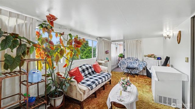 2194 NE 8th Place, Renton, WA 98056