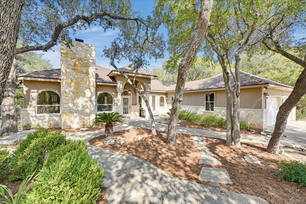34 WOOD GLEN DR, Wimberley, TX 78676
