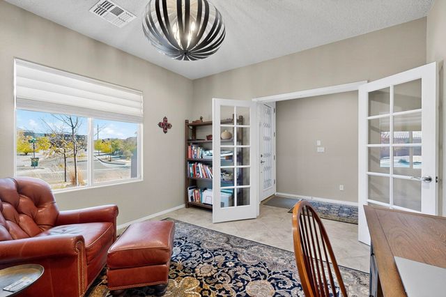 4197 Las Brisas, Santa Fe, NM 87507