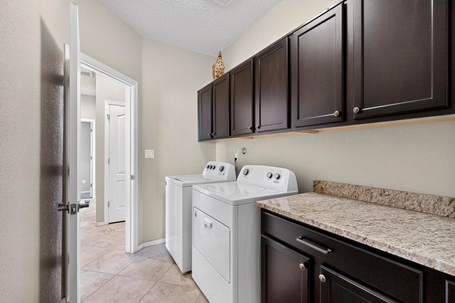 4197 Las Brisas, Santa Fe, NM 87507