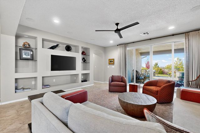 4197 Las Brisas, Santa Fe, NM 87507