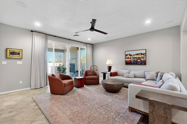 4197 Las Brisas, Santa Fe, NM 87507