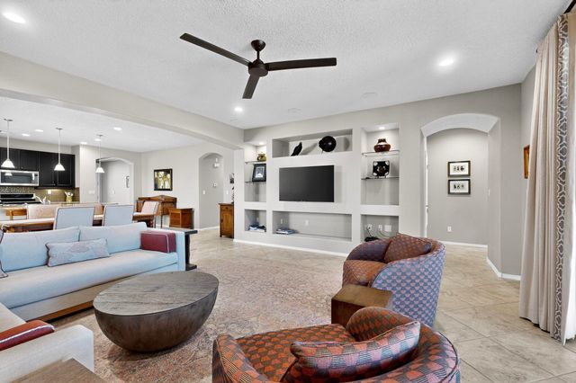 4197 Las Brisas, Santa Fe, NM 87507